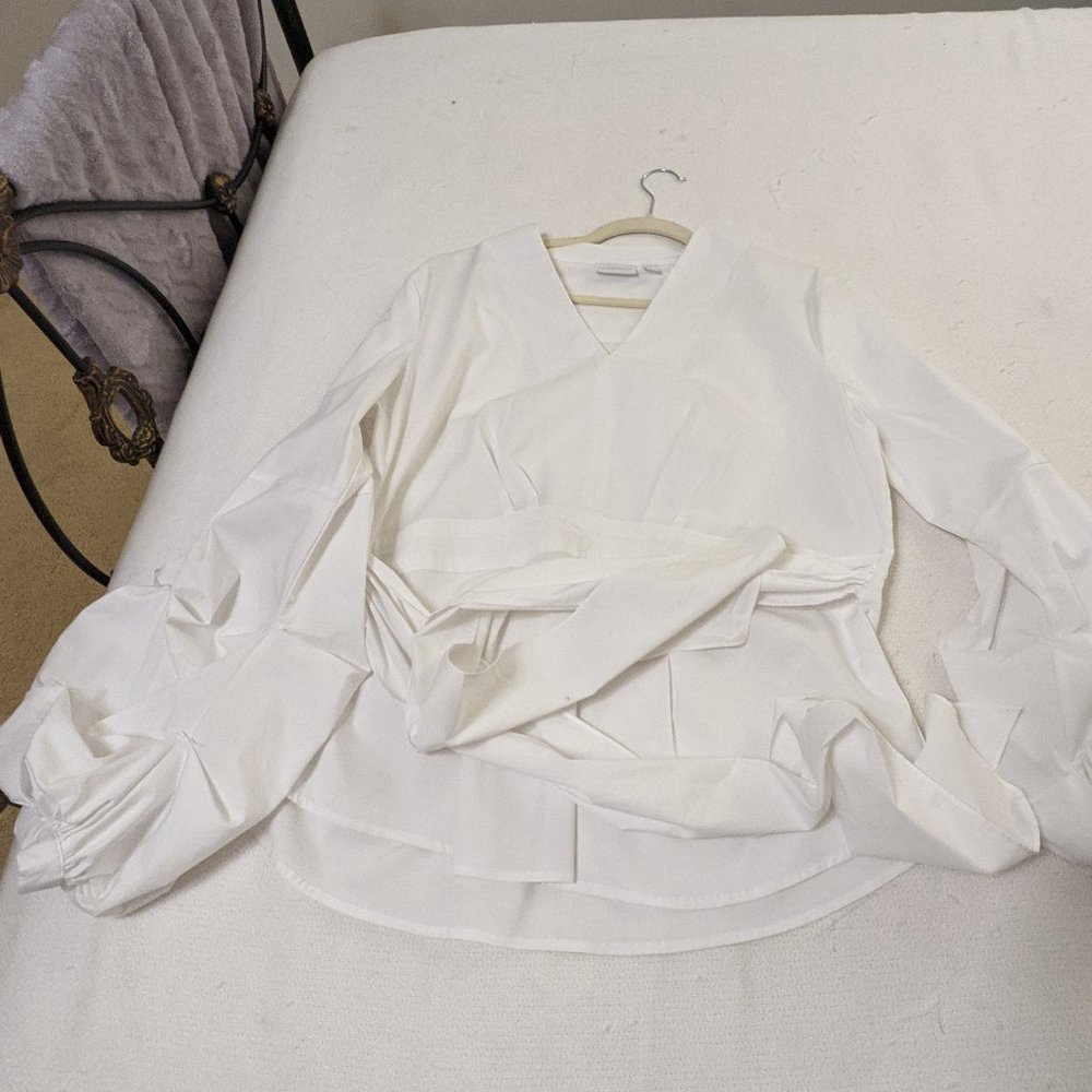 NY & Company White Poplin blouse with puffy sleeves XL